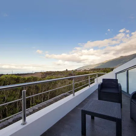 Casas Da Junqueira * Prainha (Sao Roque do Pico)