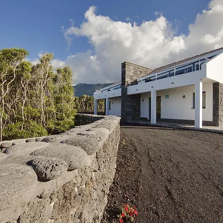 Casas Da Junqueira * Prainha (Sao Roque do Pico)