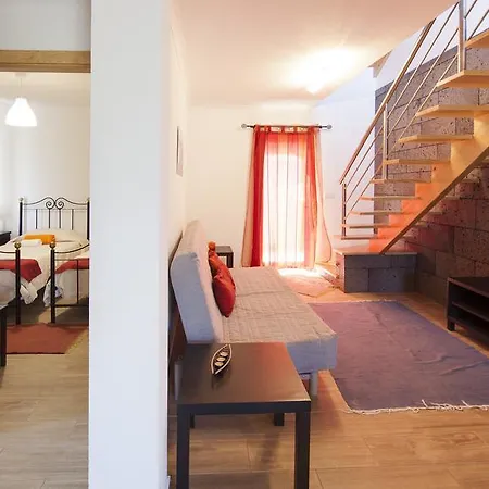 Casas Da Junqueira * Prainha (Sao Roque do Pico)