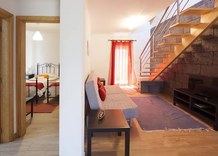 Casas Da Junqueira * Prainha (Sao Roque do Pico)